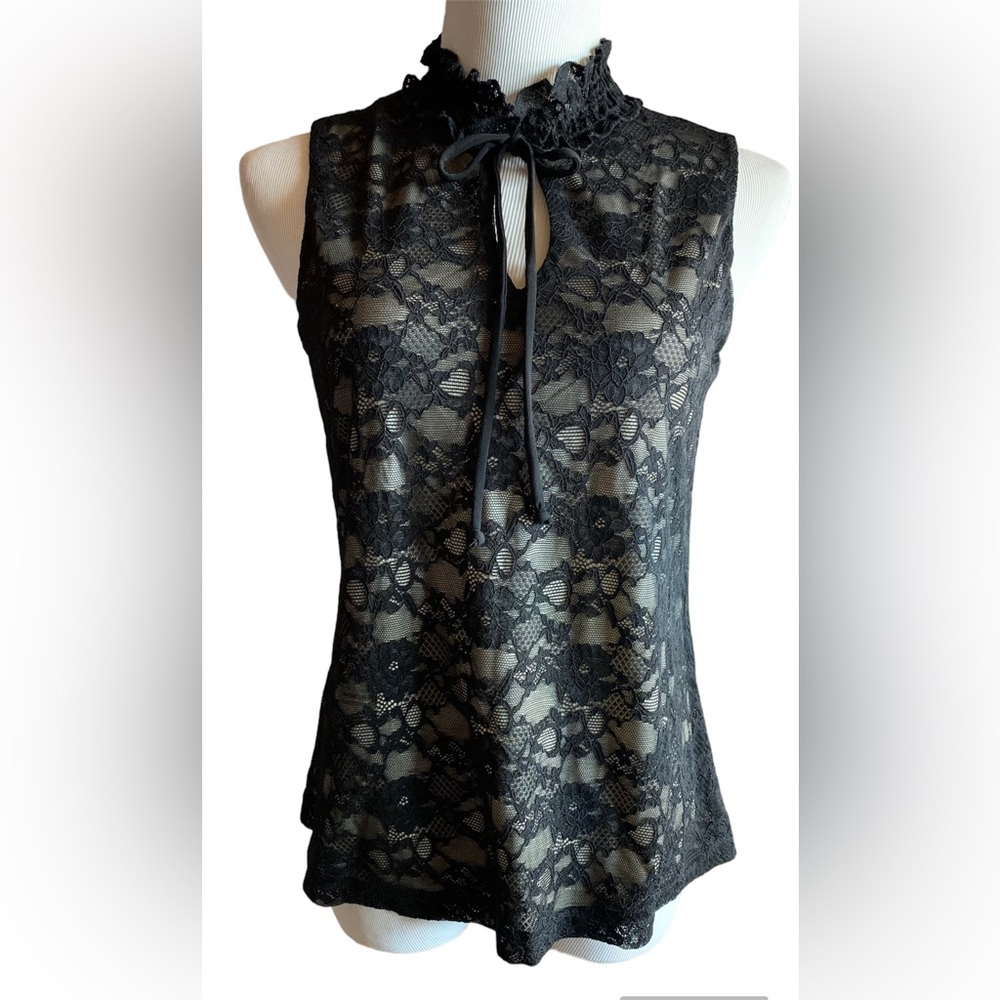 Black Lace Sleeveless Top Size Small NWT
